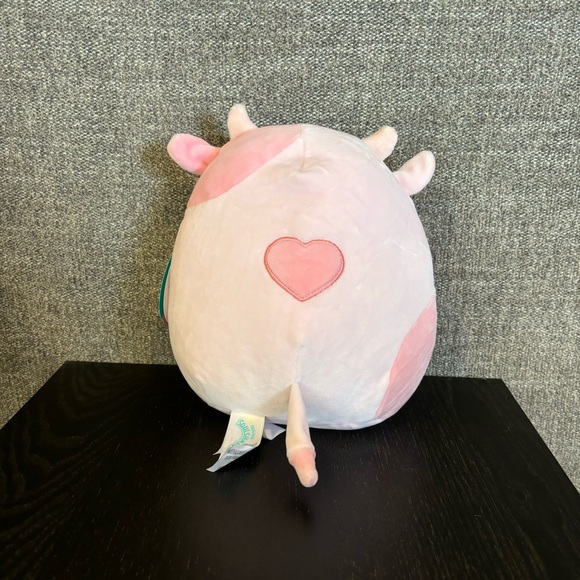 8" OG Reshma Squishmallow the strawberry cow - Hot Topic Exclusive - Picture 2 of 4